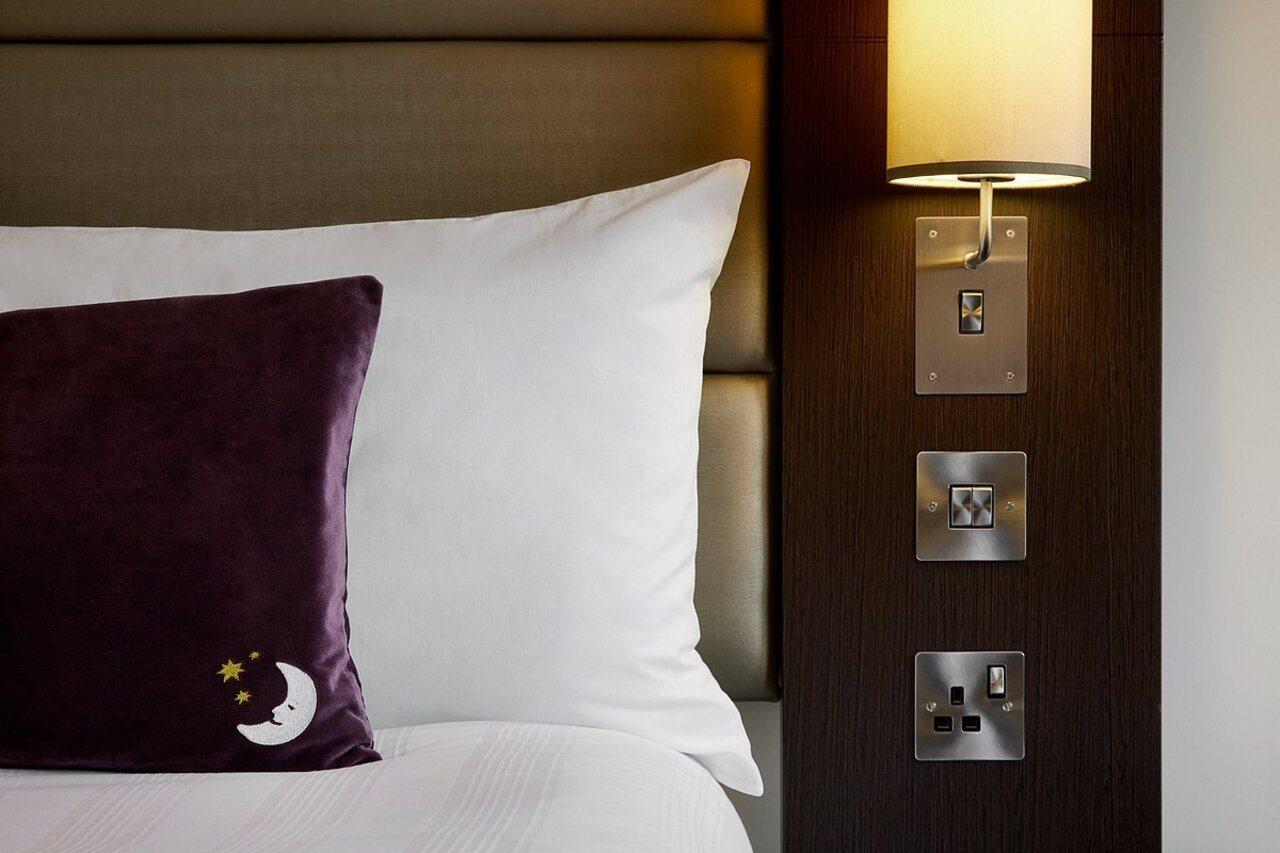 Premier Inn Jersey St Helier Saint Helier ภายนอก รูปภาพ