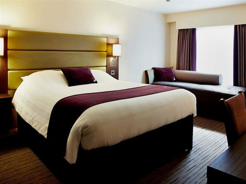 Premier Inn Jersey St Helier Saint Helier ภายนอก รูปภาพ